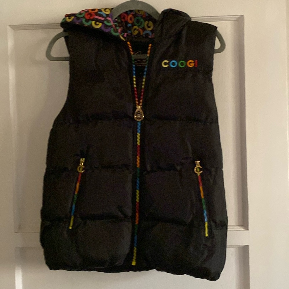 Coogi black puffer vest with hood - size S